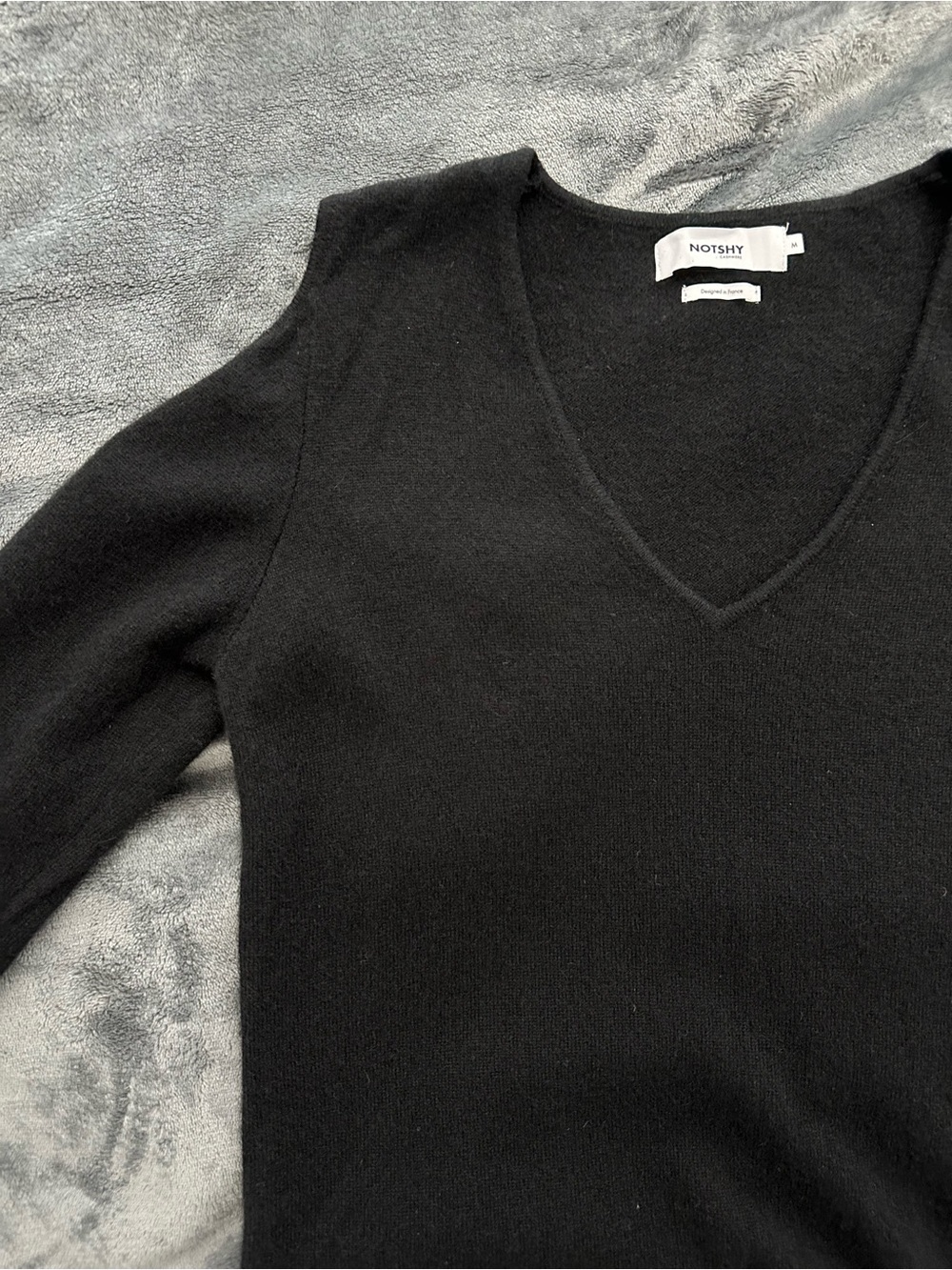 NOTSHY 100% Cashmere Black Cold Shoulder V-Neck Sweater Women’s M - Picture 5 of 14